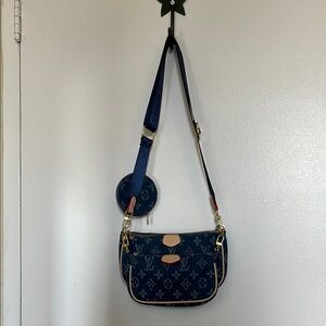Stylish Blue Crossbody Bag